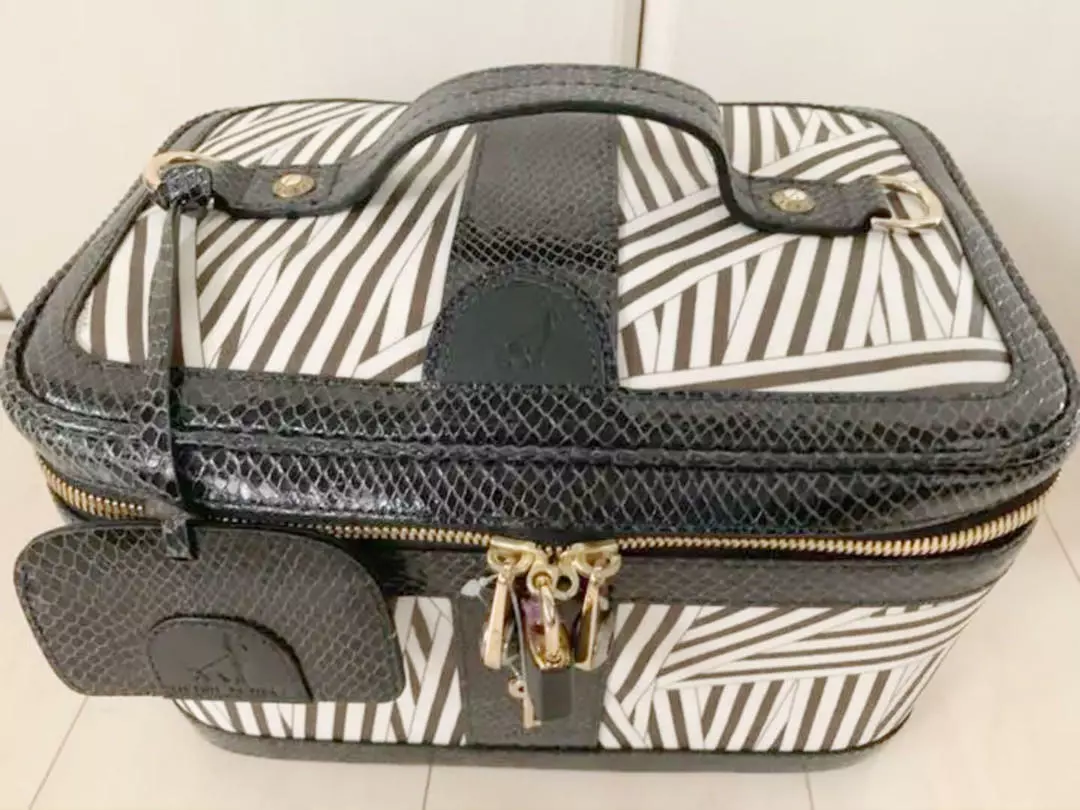 Henri bendel shop purse forum