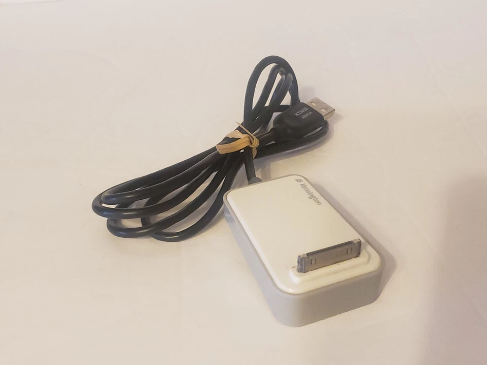Kensington White Charger and Sync Dock for iPhone 4 - Image 4 of 4