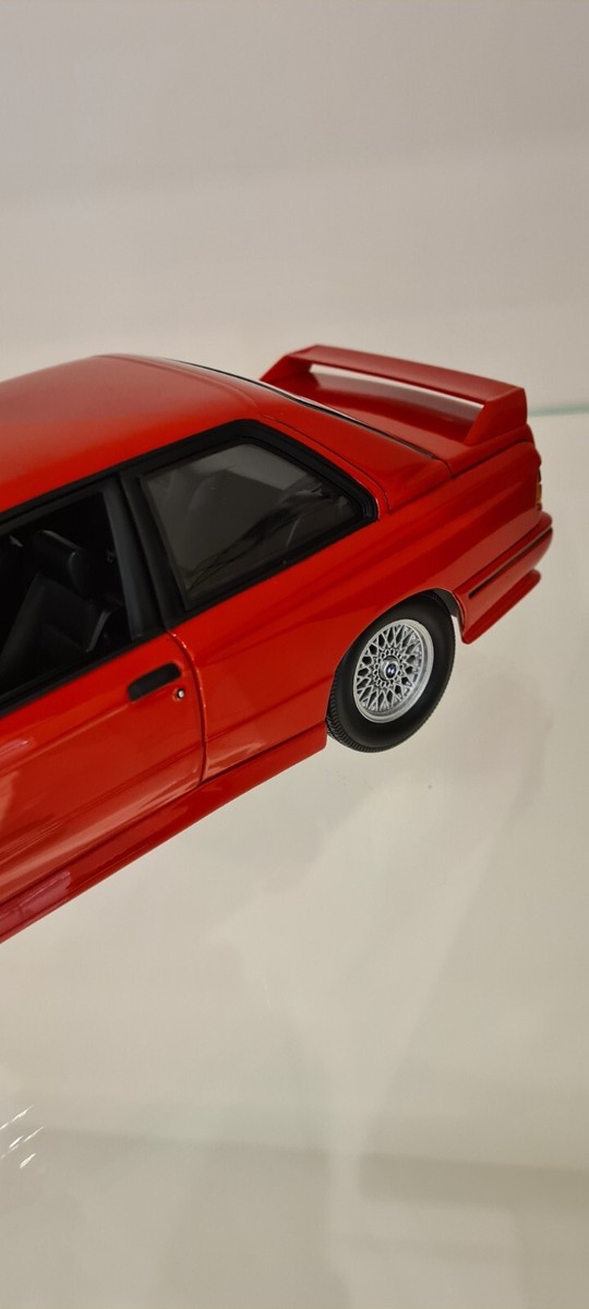 Modellino in miniatura Bmw M3 E30 1/18 Autoart E30 rosso jantes bords Modellino in miniatura Bmw M3 E30 1/18 Autoart E30 rosso jantes bords
