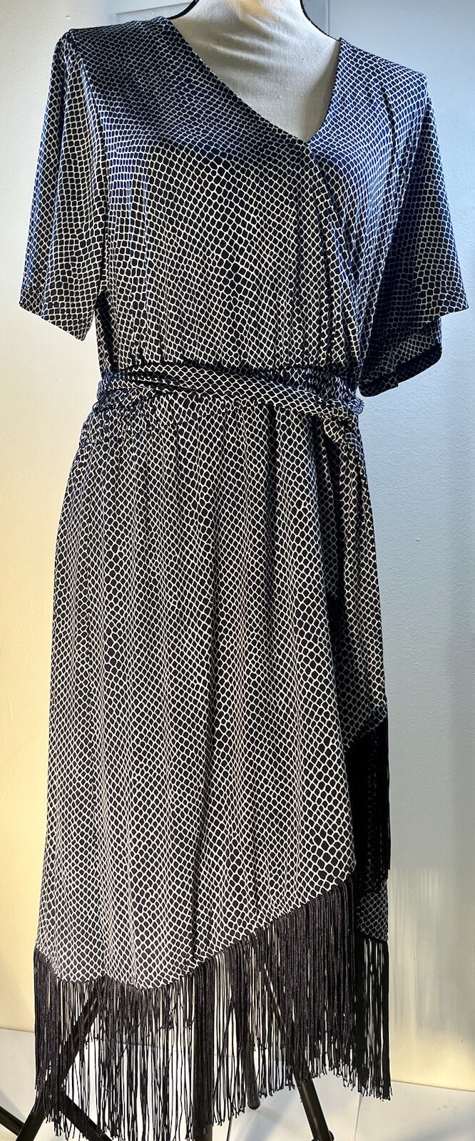 Michael Kors Navy Blue Pattern Full Bottom Fringe Shift SZ L Knee Length image 3