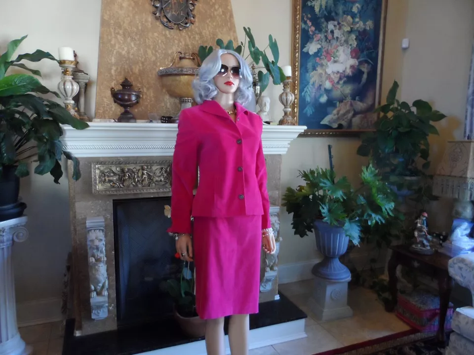 Carolina Herrera Raspberry Pink Pinwale Corduroy Skirt Suit Size 4 - Image 4 of 4