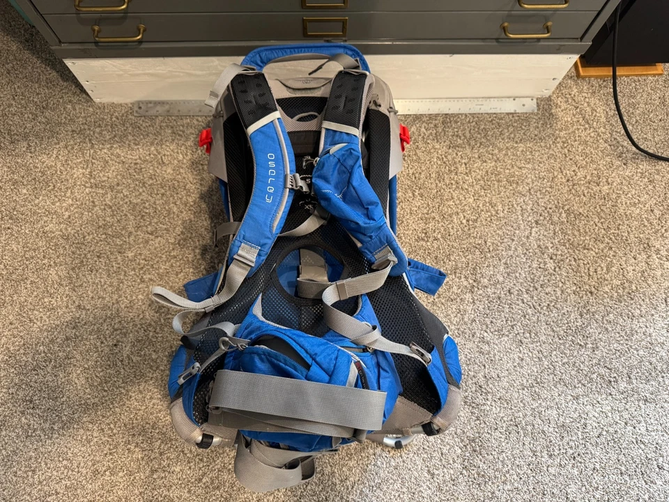 Portabebés Osprey Poco Plus con protector solar en azul rebote 23 L 1404 cu. en Foto 4 de 4