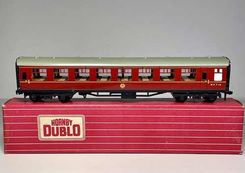 Hornby Dublo 2/3 Rail 4063 BR Mk1 SO 2nd Open Coach Maroon M3716 - OO Gauge | Condition: Used
