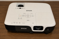Epson VS220 SVGA 2700 lumens color brightness, 2700 lumens white brightness