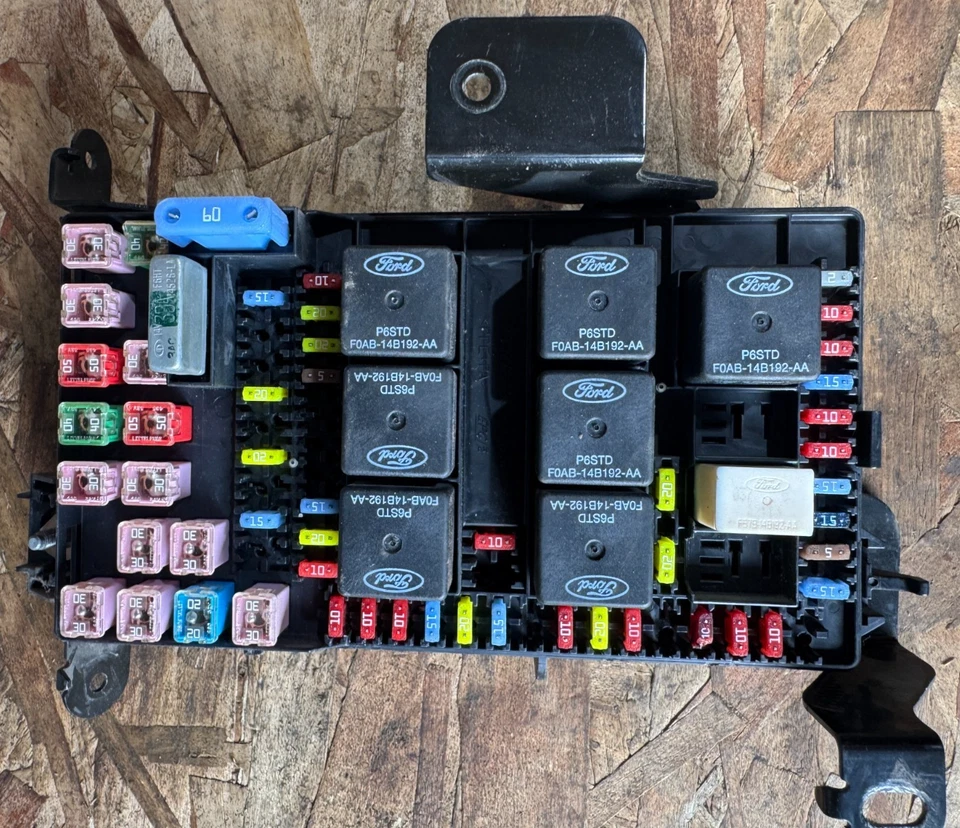 2003 Ford F350 Super Duty Fuse Junction Box Relay Unit 3C3T-14A067-EC Excursion - Image 4 of 4