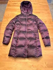 EDDIE BAUER LUNA PEAK 550 DOWN PARKA SM. PERFECT NEW COND.IRIDESCENT PLUM SWEET!