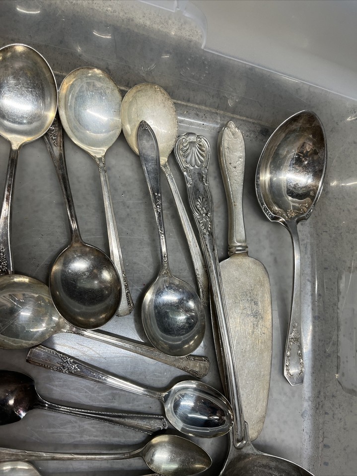 HUGE LOT Of 80 Mixed Vintage Silver Plate Silverware Flatware. Read ...