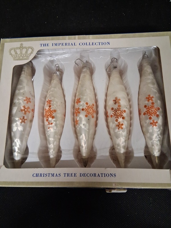 Set Of 5 Vintage Sears Roebuck,The Imperial Co. Teardrop Glass Ornaments .