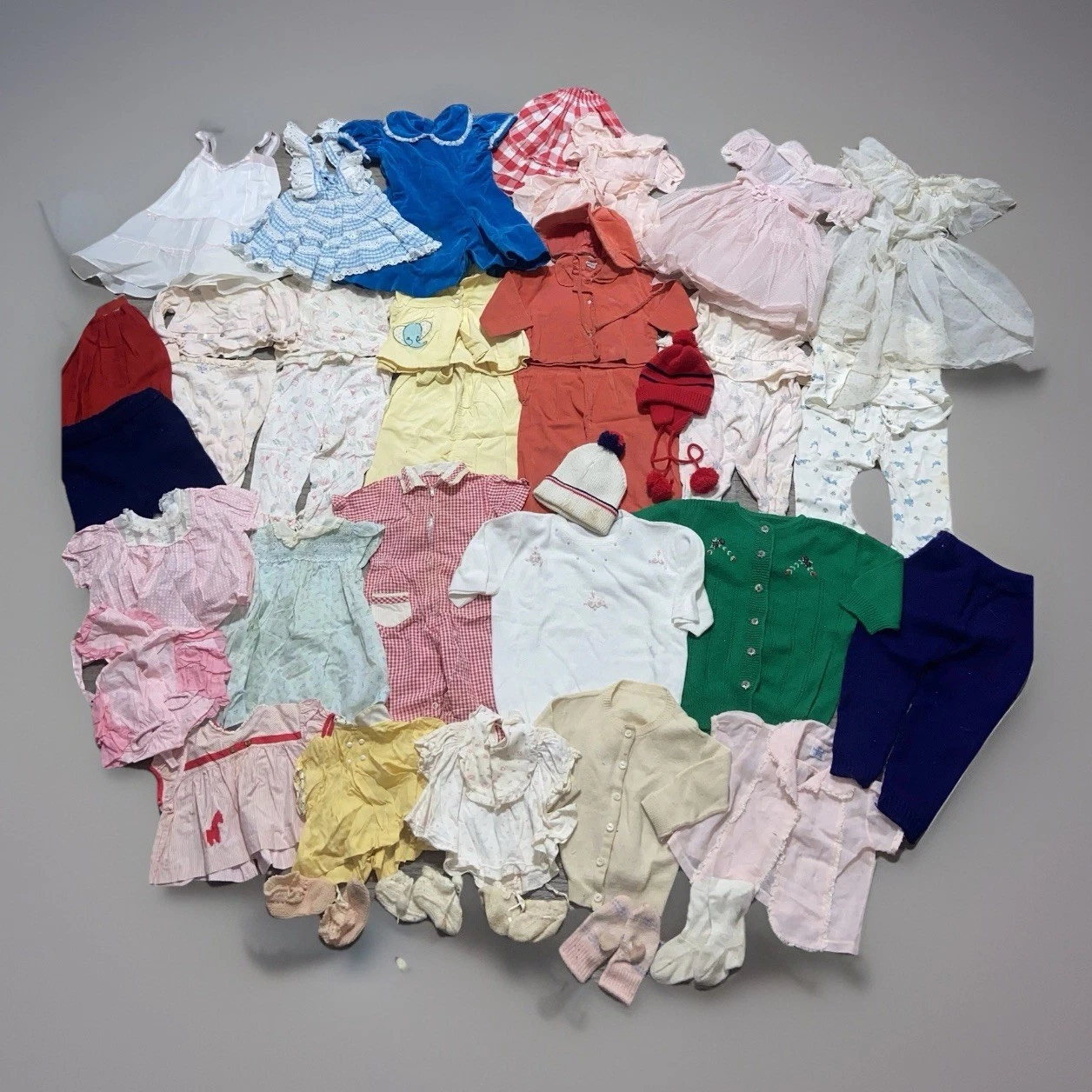 Vintage 50s Baby Clothes 60s Toddler Dresses 2pc Sets + More 70s - 52pc Lot Rare
Opens in a new wind