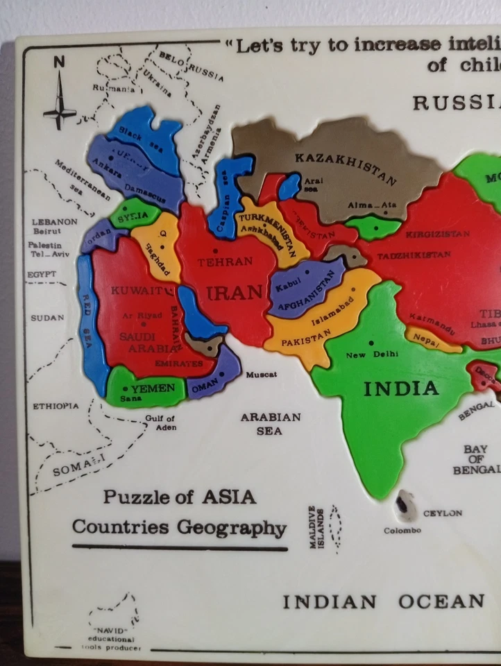 À voir ! Carte de l'Asie puzzle ancien en plastique jouet vintage map of Asia - Photo 2/4