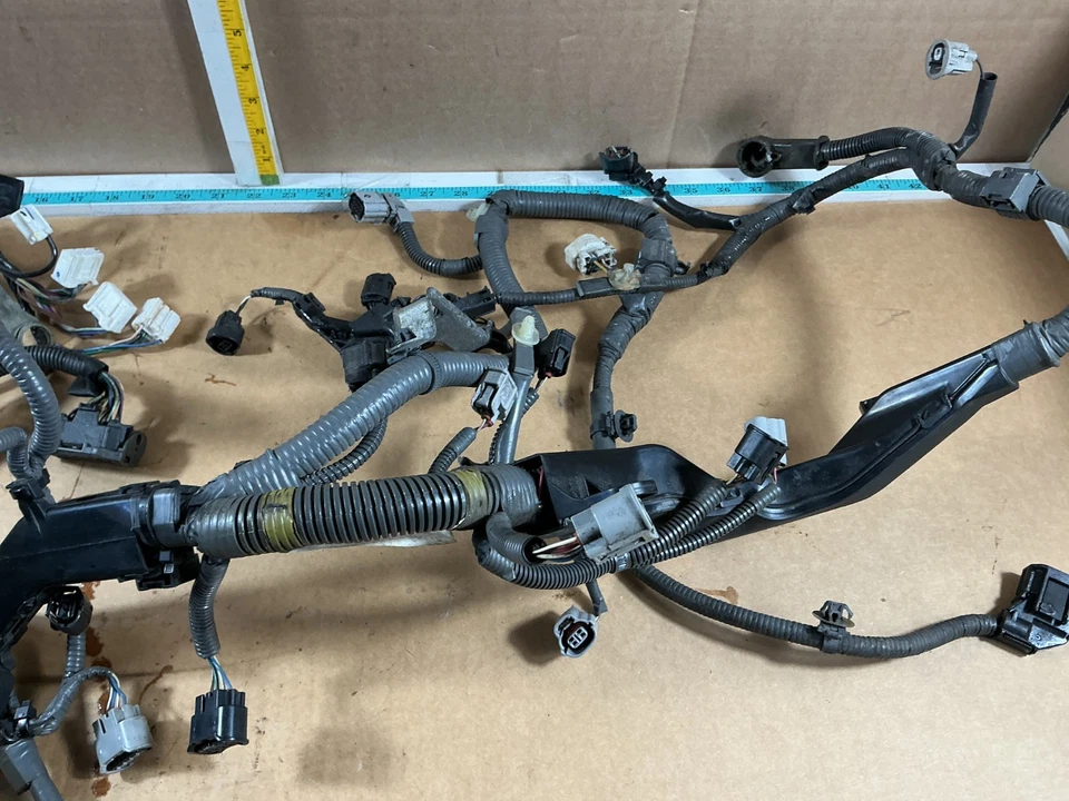 Arnés de cableado del motor Toyota Camry 2015-2017 828170T060 OEM Foto 3 de 4