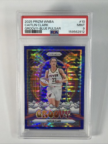 2025 Panini Prizm WNBA Groovy Caitlin Clark #10 Blue Pulsar Prizm /199 Pop5