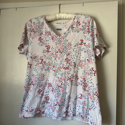 Basic Edition Women s Top Large Short Sleeve White with Dainty Flowers and Fern