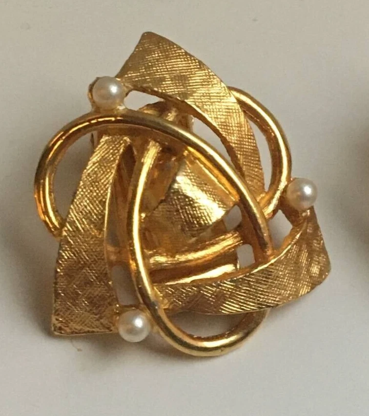 Vintage Gold Tone Earrings Knot Shape Women's Jewelry Signed - Image 2 of 4