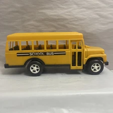 VINTAGE American Plastic Toys 13” SCHOOL BUS W/ Opening Door #740