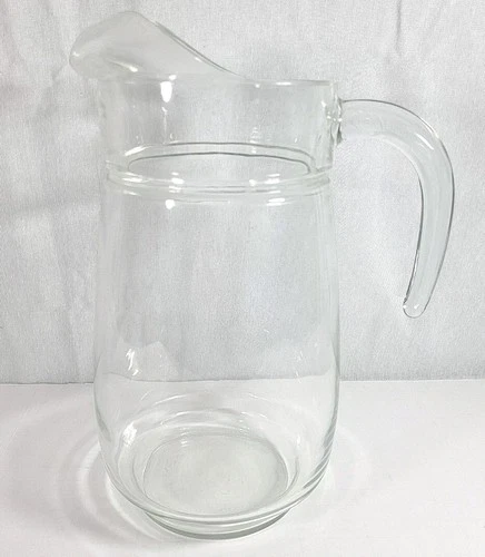 Vintage Pier 1 One Clear Glass Pitcher With Spout Water/Tea /Milk /Beer Jug