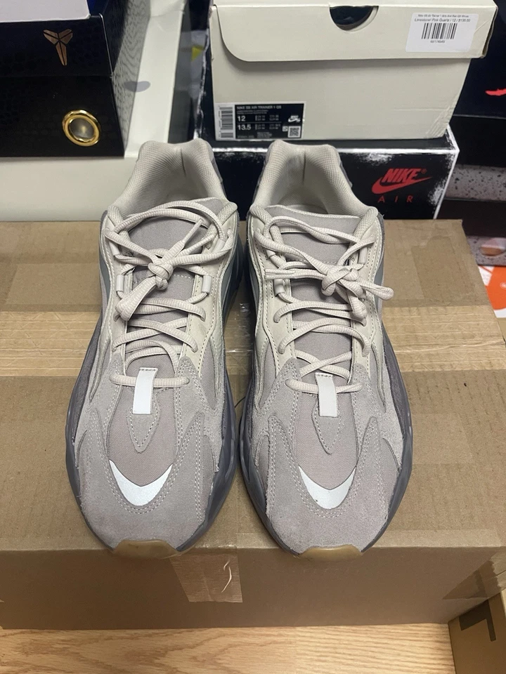 ADIDAS YEEZY BOOST 700 V2 TEPHRA - PREOWNED Size 15M (FU7914) - Image 3 of 4