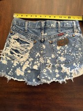 Thrashed Vintage Wrangler Distressed Cut Off Blue Denim Shorts High Waisted, 29