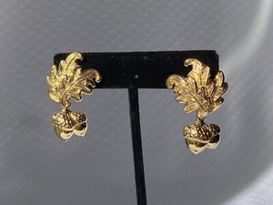 Authentic Vintage Avon Acorn Drop Gold Plated Clip-on Earrings