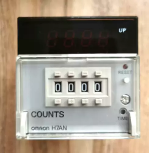 New OMRON H7AN-4DM Digital Counter