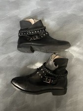 Girl  s Disney Descendants Black Ankle Booties Boots Size 2 SEE NOTES