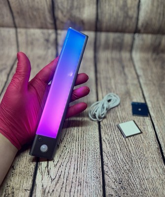 Kabellose RGB LED Lichtleiste 23cm bunte Bewegung Tageslichtsensor Gaming Deko