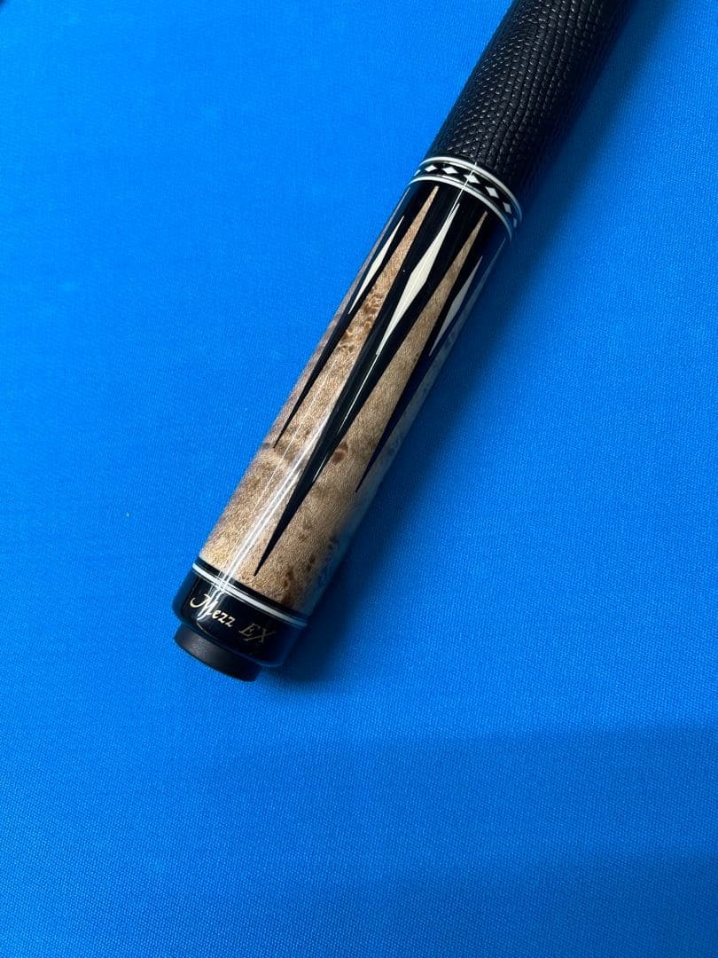 MEZZ EXCEED EXC-0309 Cue, Vantage Shaft, Used Excellent, Carbon