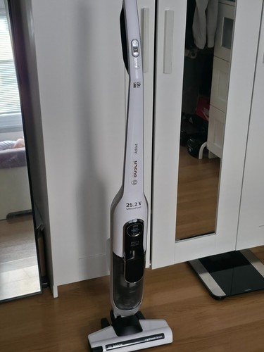 Bosch Athlet 25.2V Akkustaubsauger + Zubehör