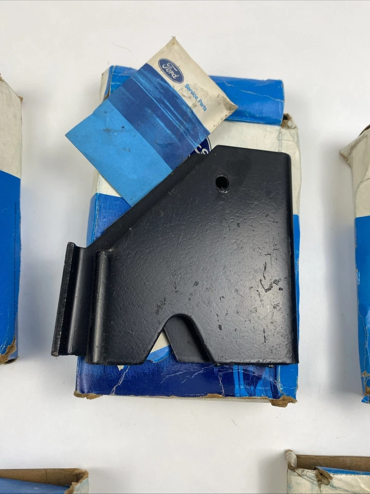 Kit de reforço de avental interno dianteiro Ford 1974-80 Pinto Bobcat D6FZ-6210380-A NOS - Imagem 3 de 4