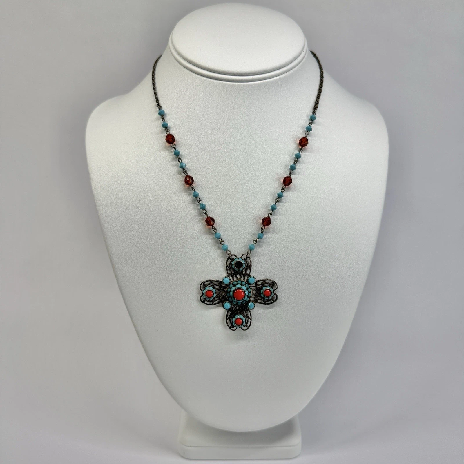 LIZ PALACIOS Swarovski Crystal Cross Silver Tone Vintage Necklace N640