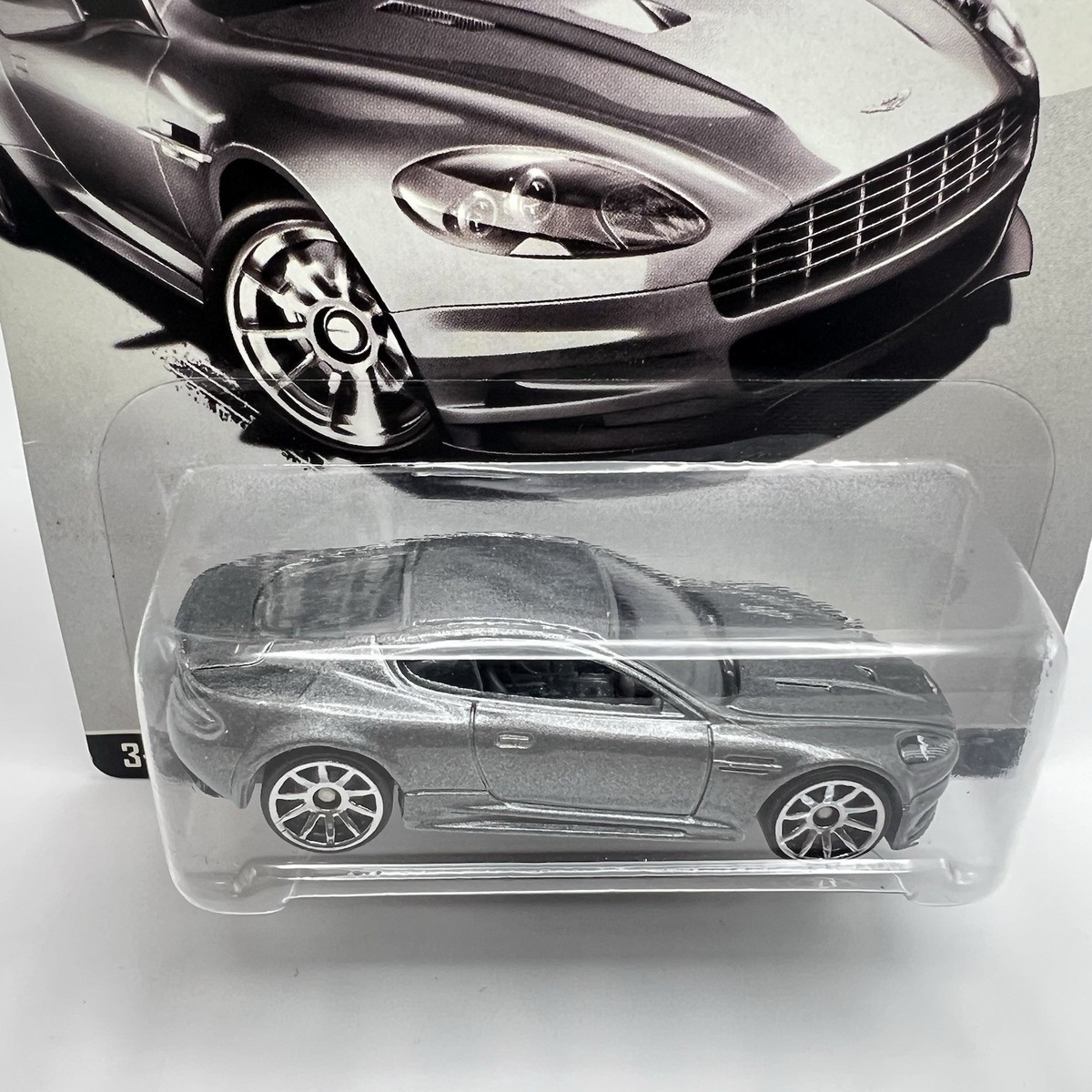 Hot Wheels 007 Casino Royale Aston Martin DBS Silver 1:64 Scale #1