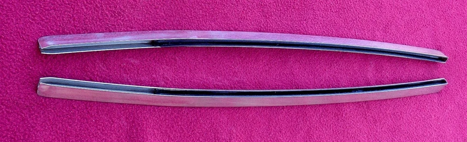1966-1968 Chrysler Newport sedan front door glass panel trim - Image 3 of 3