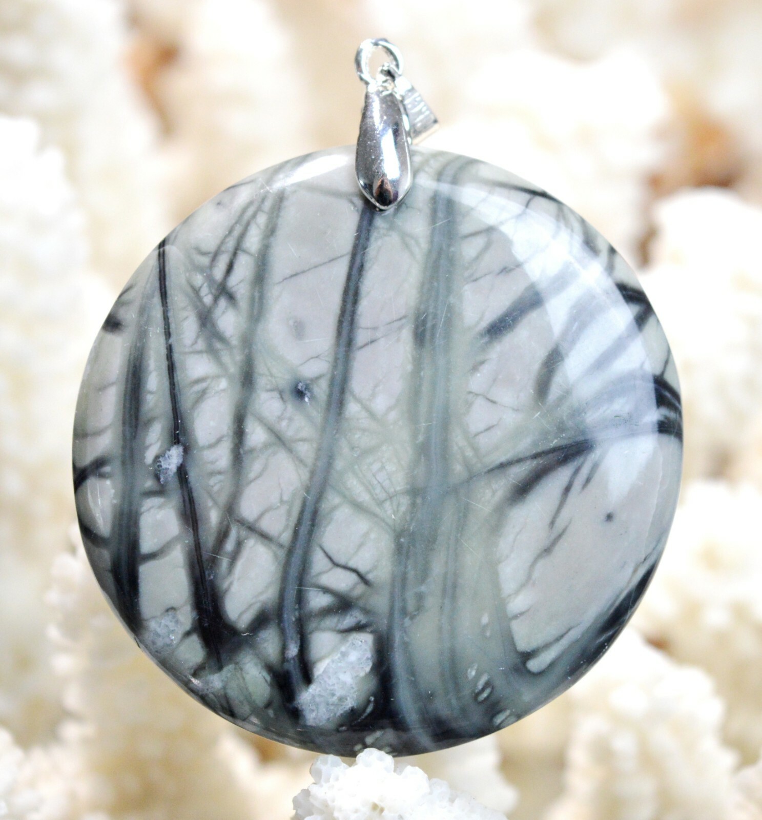 Cabochon en Jaspe Picasso naturel de 124 carats pour révéler votre éclat