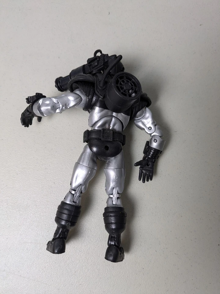 战争机器漫威传奇可动人偶2005年银河狄格斯漫画可移除面具 — 第 3/4 张图片