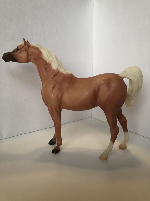 Breyer Horses Classics Arabian Light Chestnut No 672 For Sale