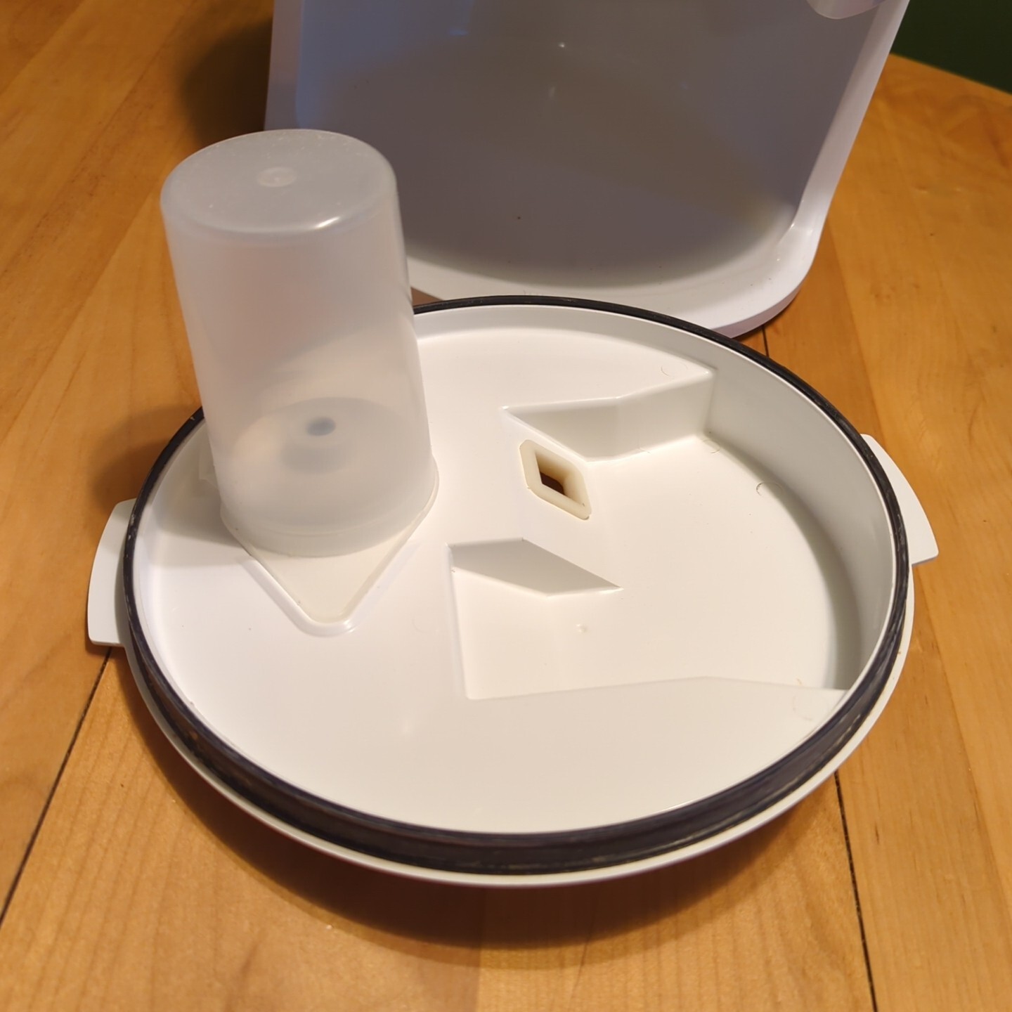 L'Equip Nutrimill Model Grain Mill Electric Flour Grinder eBay