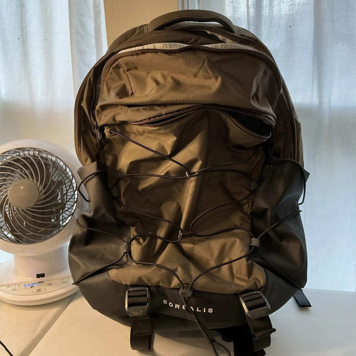 north face backpack whistle My backpack chest strap clasp has an integral whistle. : r/mildlyinteresting