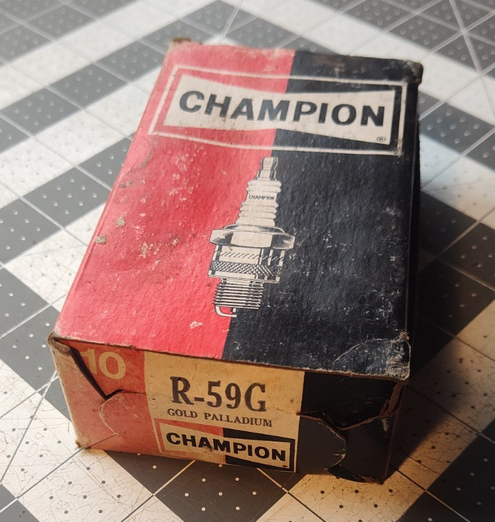Full Box 10 count Champion R-59G Gold Palladium Spark Plugs New VTG Stock