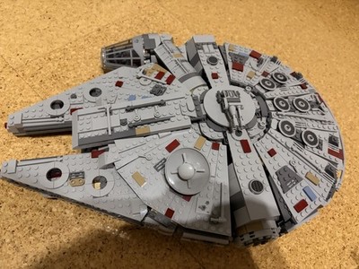LEGO Star Wars MOC Millennium Falcon 75257 mit Modifikationen und Ständer