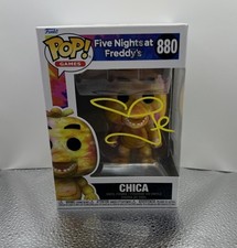 MEGAN FOX SIGNED FIVE NIGHTS AT FREDDYS CHICA FUNKO POP BECKETT BAS 2