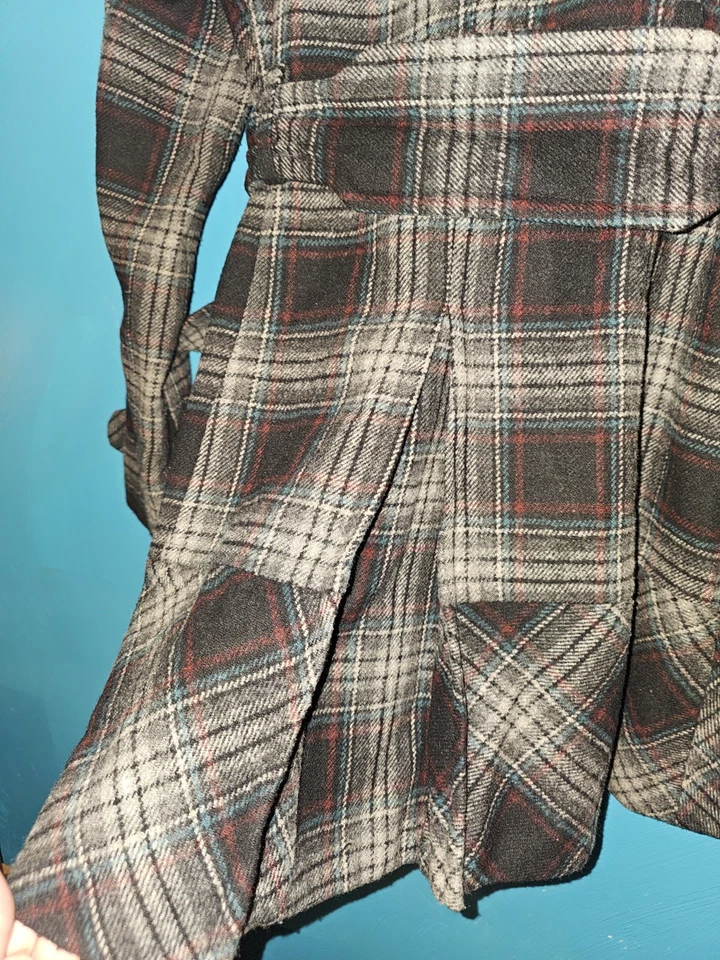 Abrigo de lana a cuadros Jones New York gris rojo años 90 de colección para mujer grande con cinturón espalda trinchera Foto 4 de 4