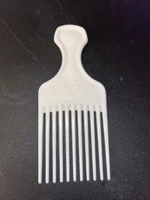 Vintage Goody Hair Pick Crocodile Textured Made In USA Off White Lift Comb 6.5"