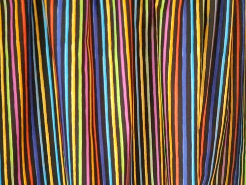 Tratamiento de ventana negra con cenefa de color neón 42""W x 14""L hecho a mano nuevo - Imagen 7 de 7