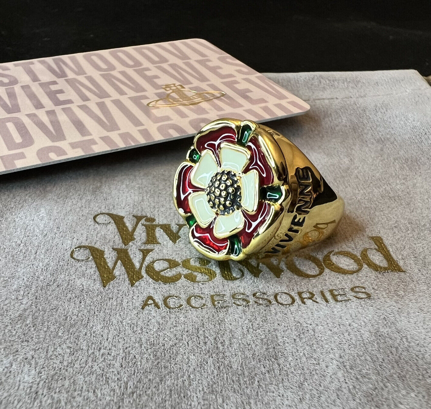 VIVIENNE WESTWOOD Nana Tudor Red Rose Flower Ring Gold Tone VIVIENNE WESTWOOD Nana Tudor Red Rose Flower Ring Gold Tone