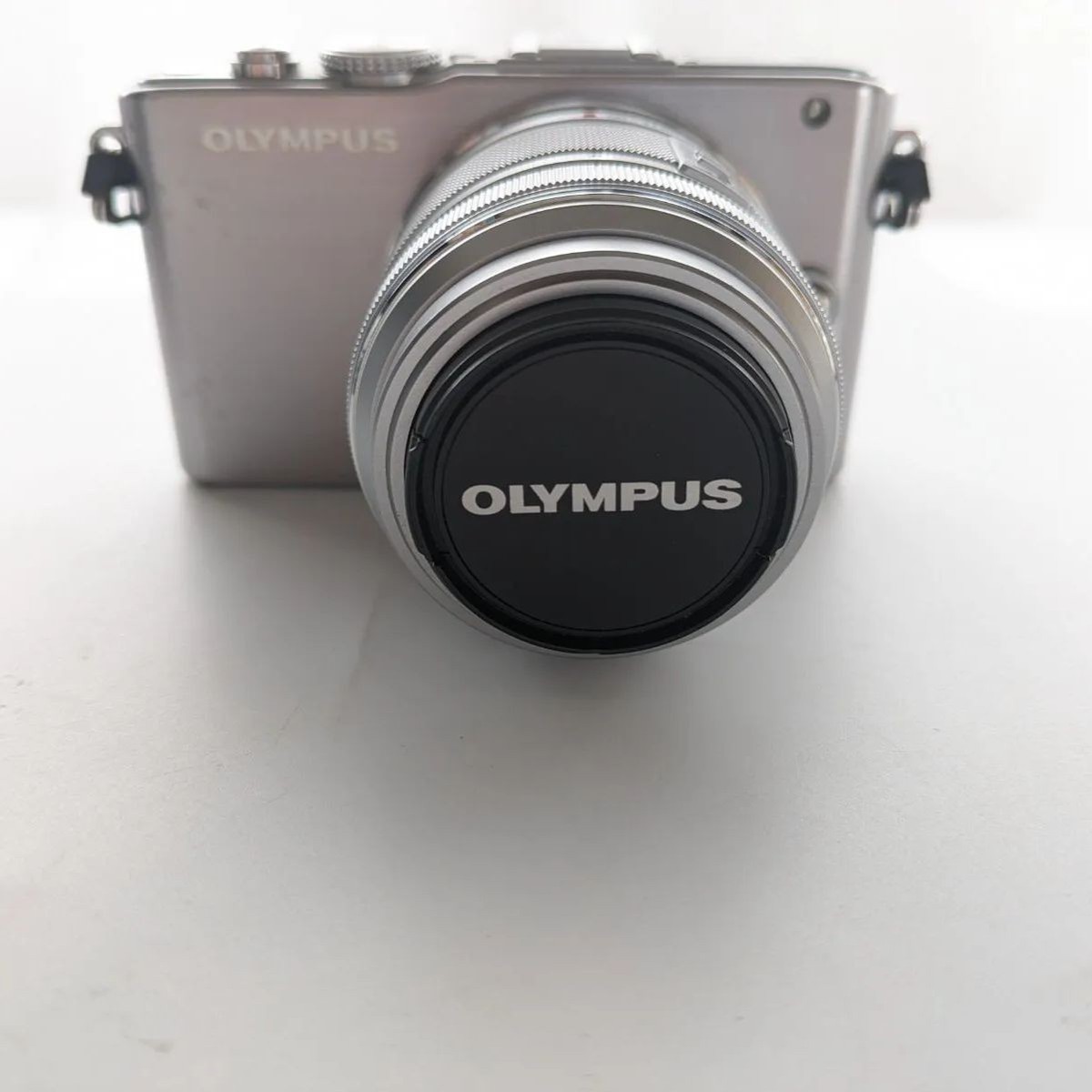 OLYMPUS PEN Lite E-PL3 Silver 12.3MP Digital Camera w/ 14-42mm