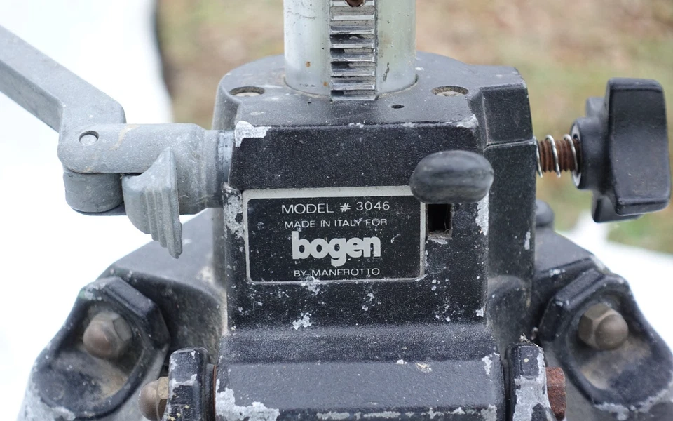 Bogen 3046 Professional Camera Tripod with Head - Image 4 of 4