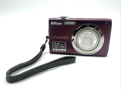 Nikon COOLPIX  S3000 Digital Camera Plum Purple FOR PARTS - NO BATTERY *READ
