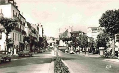 VICHY 03 Allier Avenue Aristide Briand et Place Albert Ier