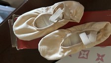 capezio ballet slippers Size 5M