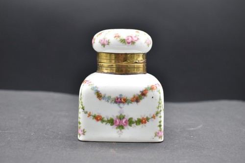 ANTIQUE ~ PORCELAIN DESKTOP INKWELL ~ WITH HAND PAINTED DECORATION - Picture 3 of 9